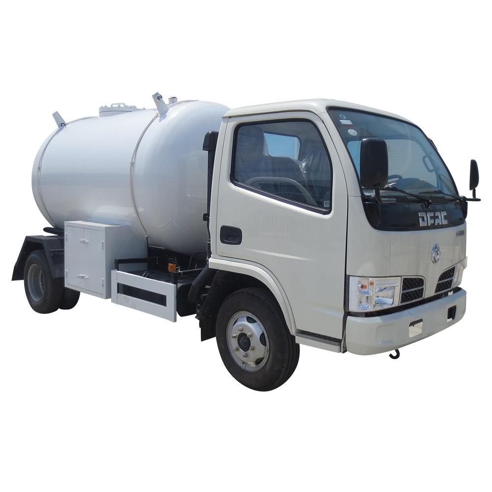 Dongfeng Camión cisterna de 6 ruedas de 5000 litros de GLP